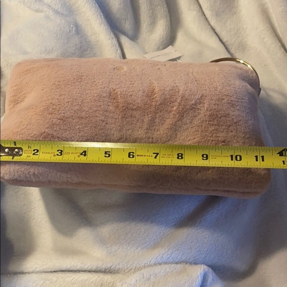 NY & Co Brand New w/ Tags Super Soft Pink Faux Fur - Picture 6 of 7